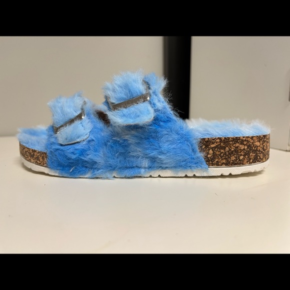 Tahari Kids Fuzzy Sandals - Picture 7 of 9